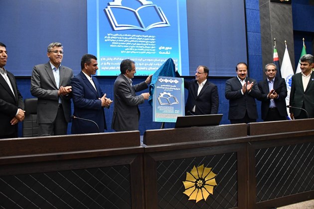 امضای یک تفاهمنامه همکاری و رونمایی از پوستر نشست نخبگان صنعت و دانشگاه