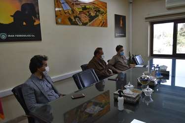 حضور مديرعامل وپرسنل شركت شهركهاي صنعتي كردستان در مراسم ميهماني لاله ها  