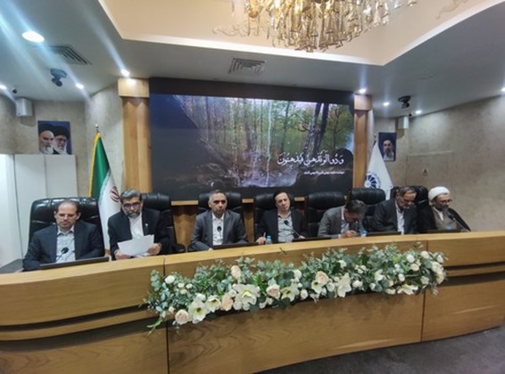 نشست هم‌اندیشی فعالان اقتصادی و تولیدکنندگان استان قزوین برگزار شد